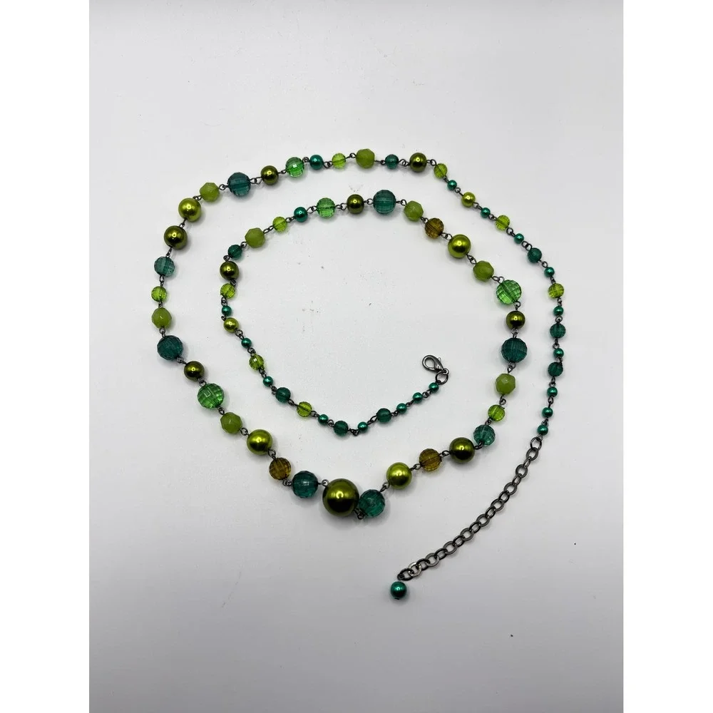 Candies Green Beaded Station Necklace Long Faux‎ Pearl Faceted Glass Style 34